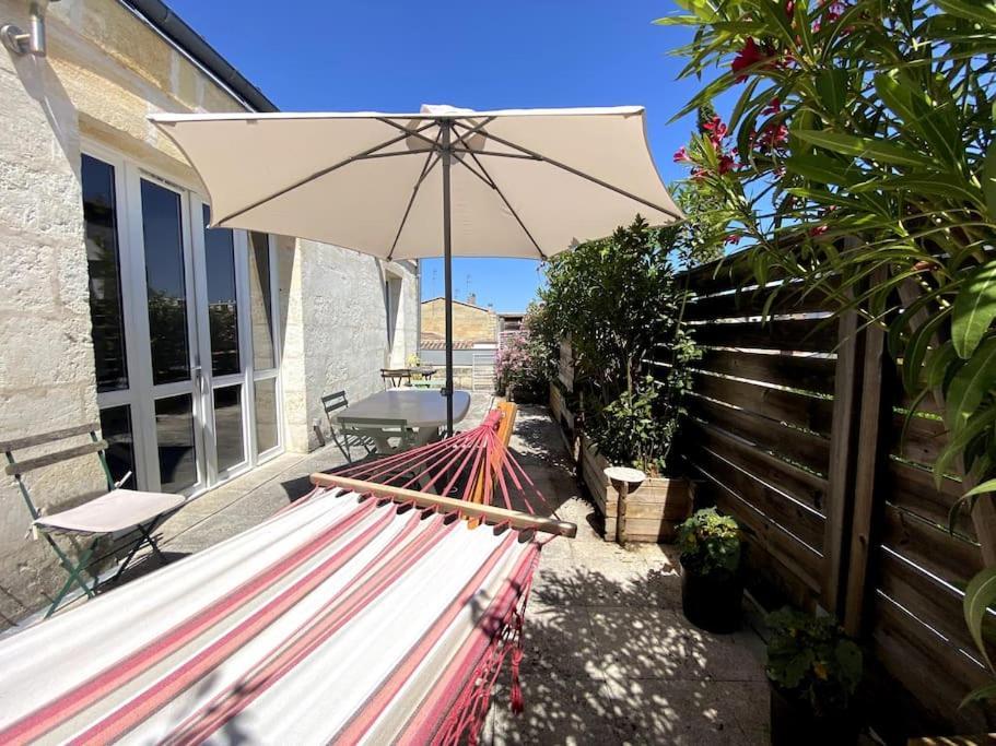 Charme Et Calme Au Coeur De Bordeaux Apartamento Exterior foto